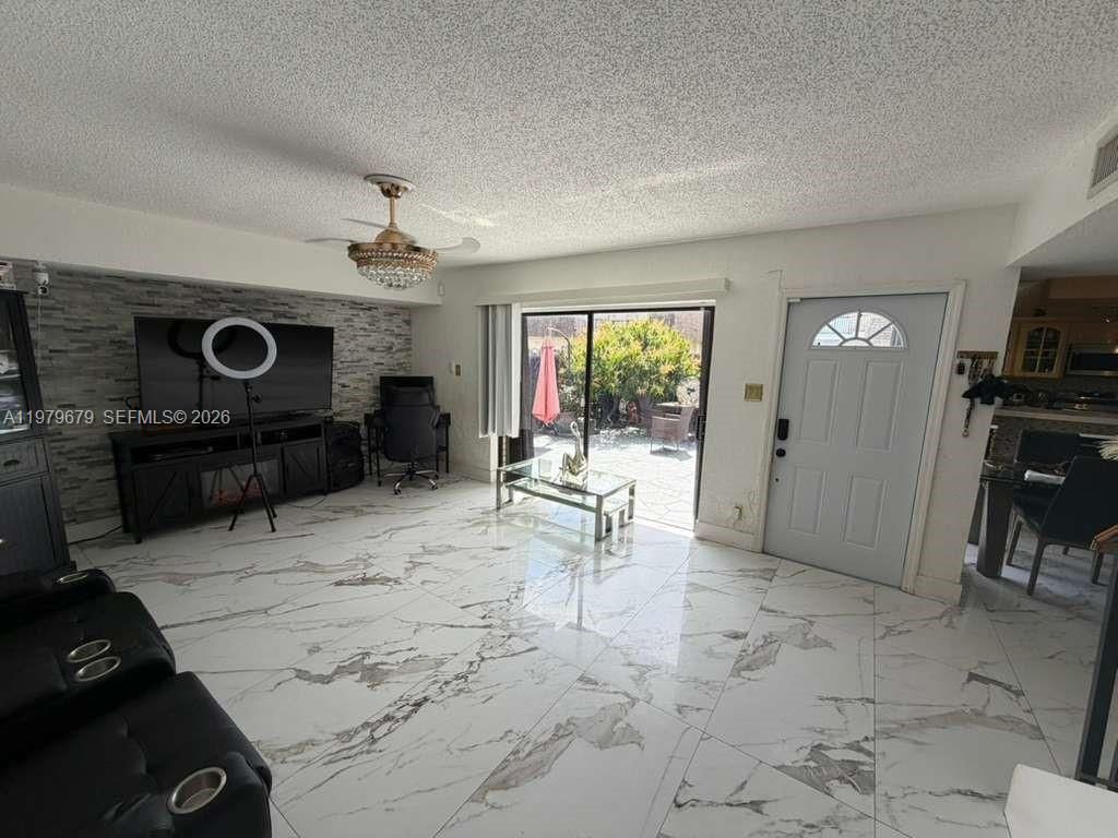 8209 SW 23rd Ct, Unit 17C, North Lauderdale, FL 33068 Photo