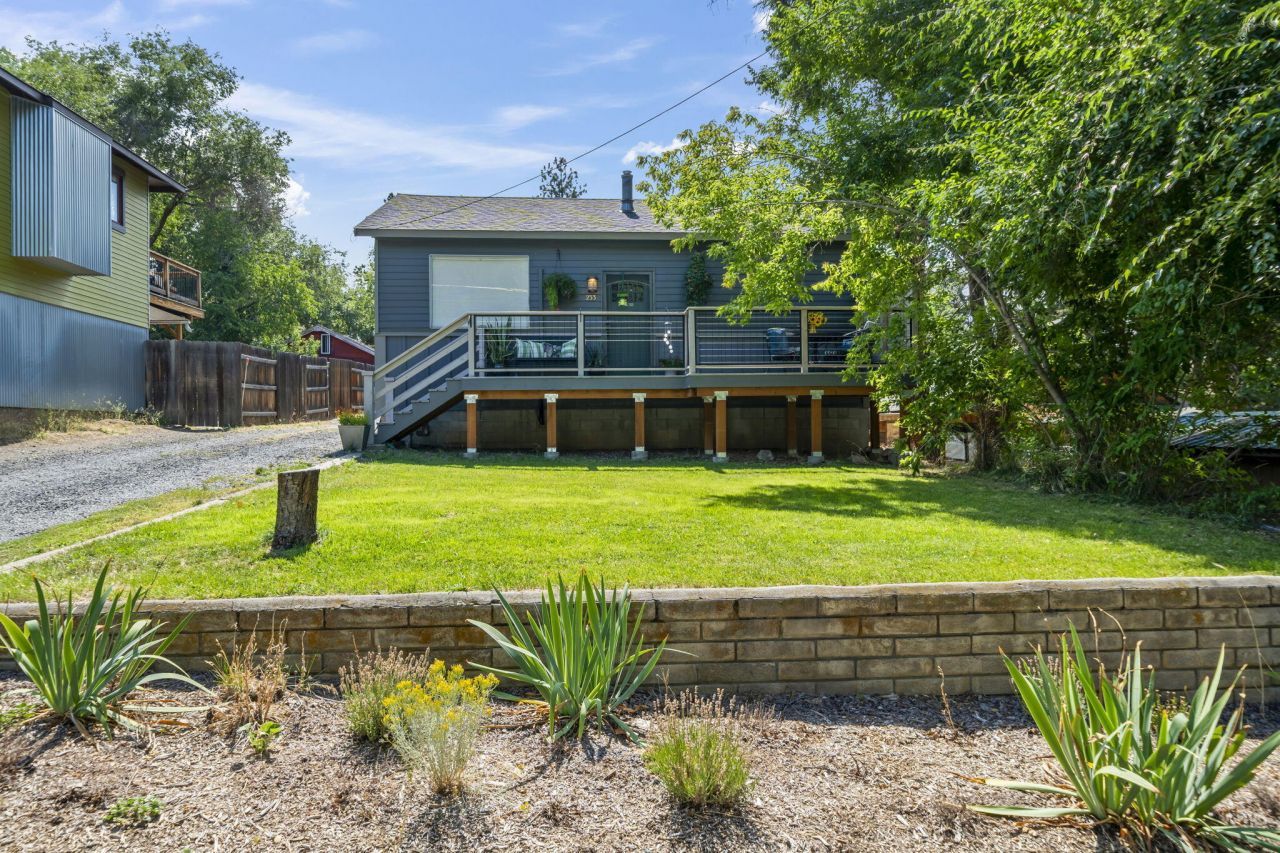 233 NW Revere Avenue, Bend, OR 97703 Main Photo