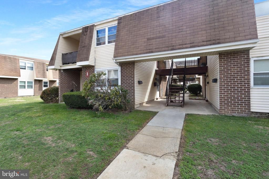 8 -4 Florence Tollgate Place, Burlington, NJ 08016 Main Photo