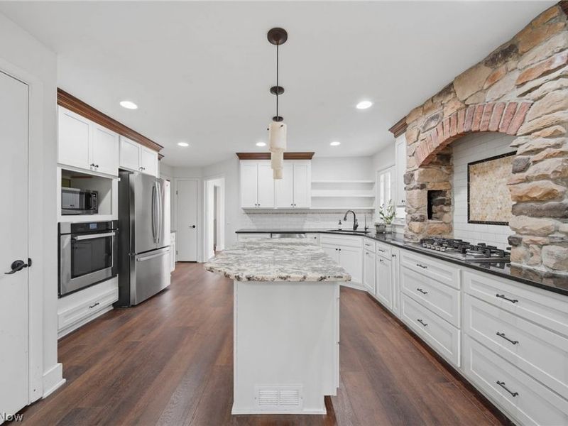 5014 East Boulevard NW, Canton, OH 44718 Photo 4