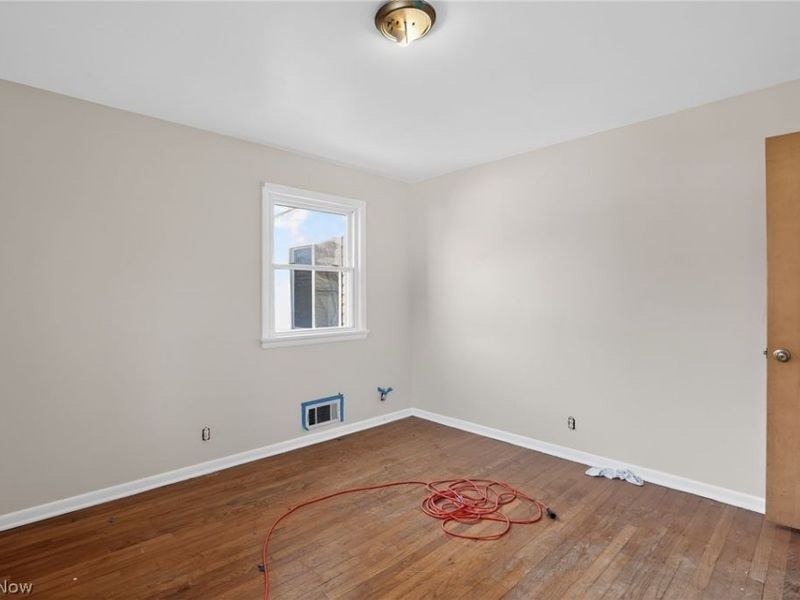 1420 Tampa Avenue, Cleveland, OH 44109 Photo 9