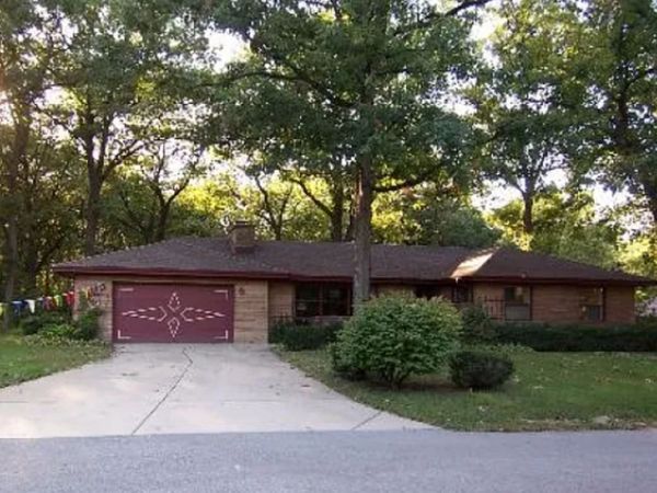 3700 Woodland Lane, Downers Grove, IL 60515