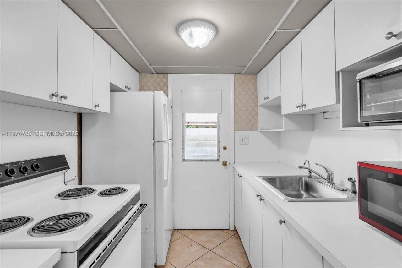 17050 NE 14th Ave , Unit 106, Miami, FL 33162 Photo