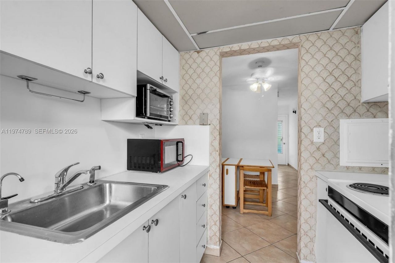 17050 NE 14th Ave , Unit 106, Miami, FL 33162 Photo