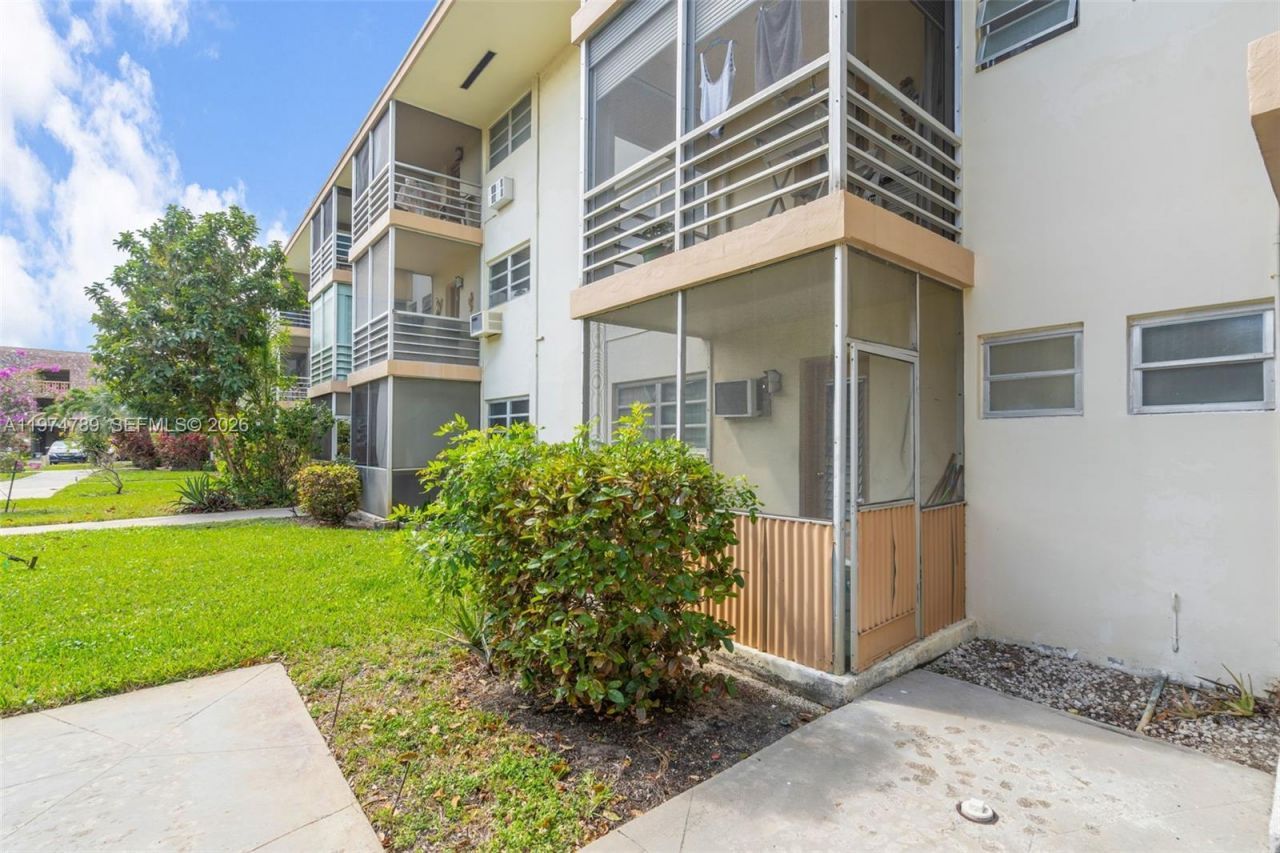 17050 NE 14th Ave , Unit 106, Miami, FL 33162 Photo