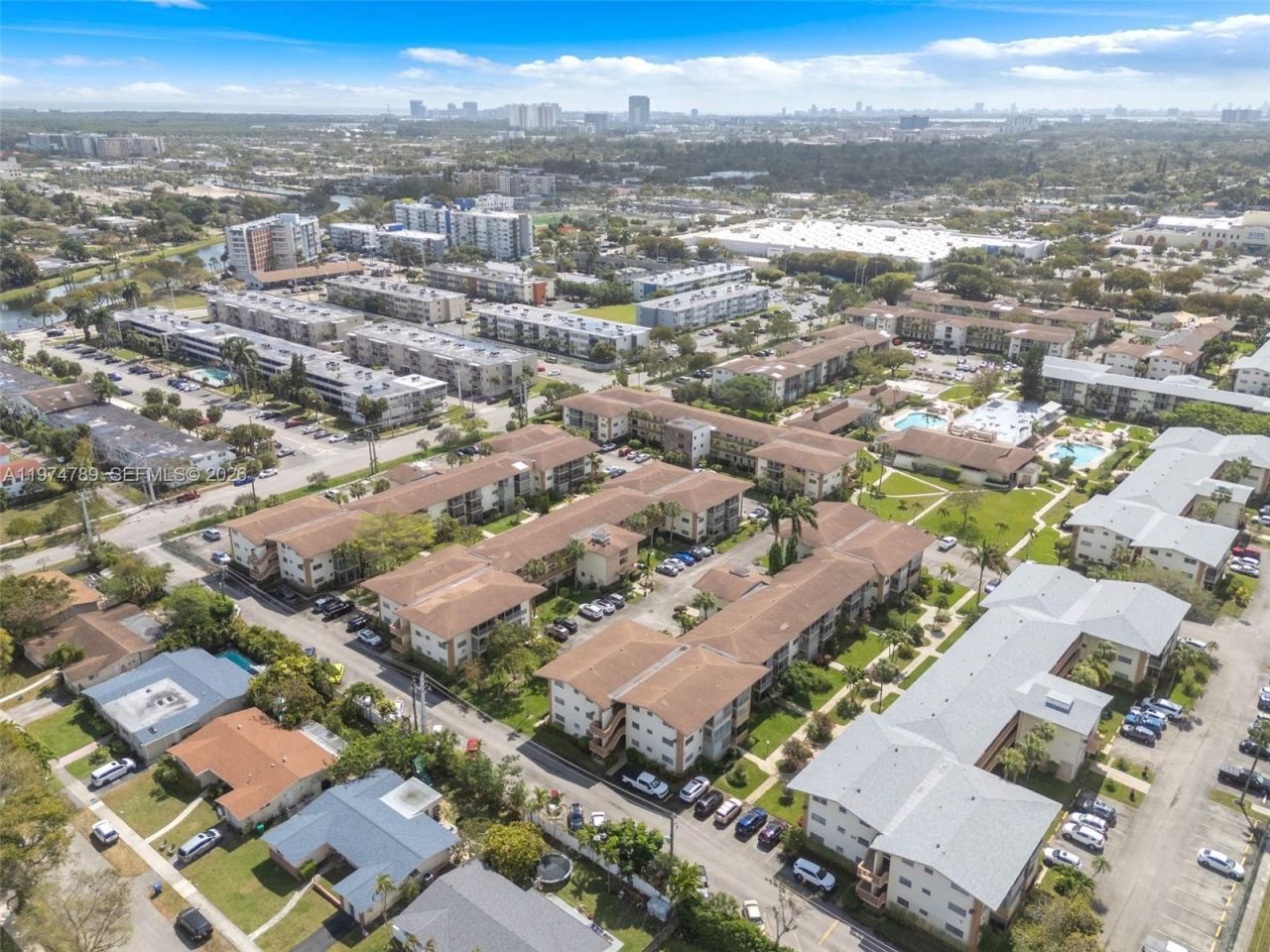 17050 NE 14th Ave , Unit 106, Miami, FL 33162 Photo