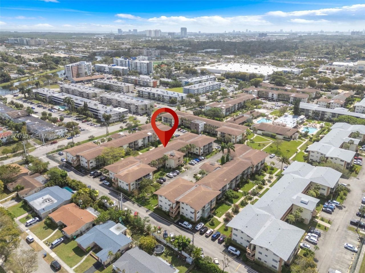 17050 NE 14th Ave , Unit 106, Miami, FL 33162 Photo