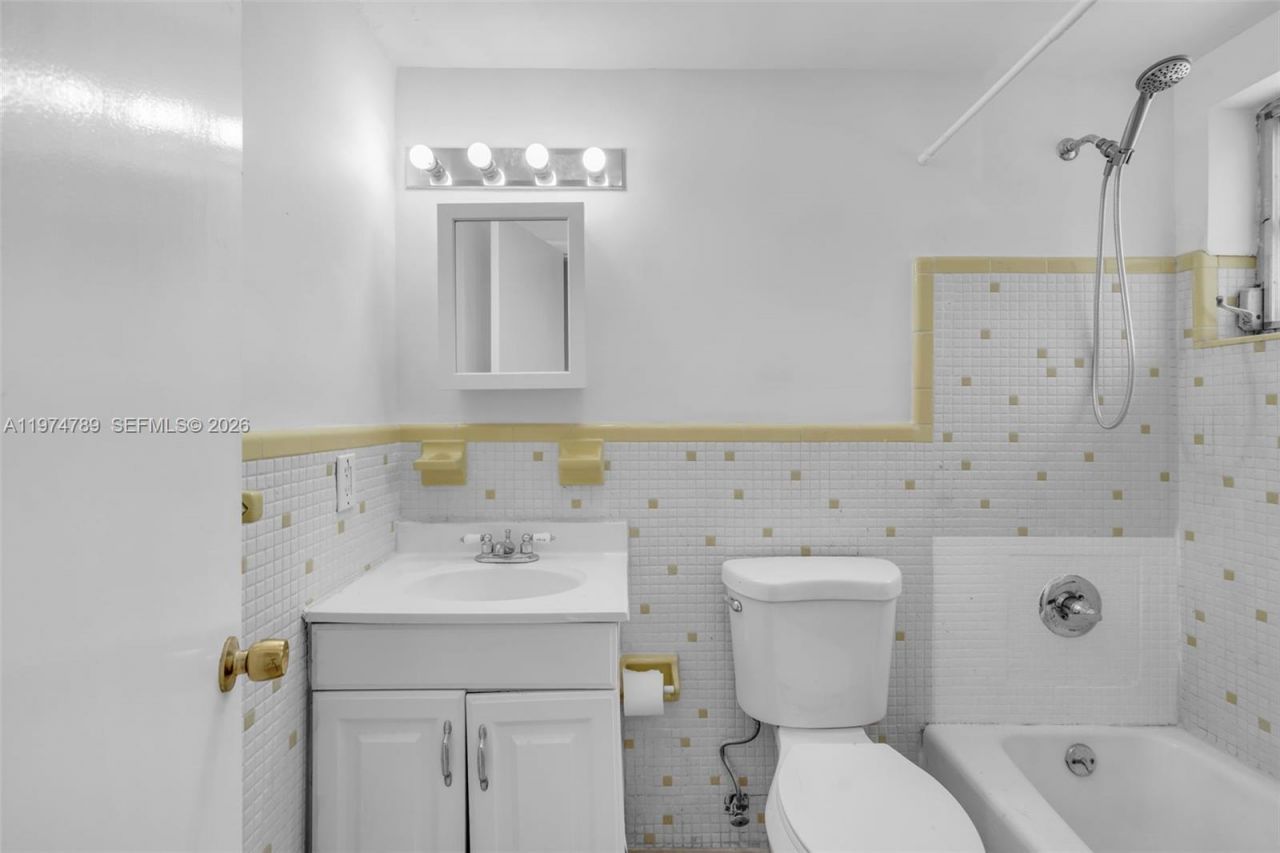 17050 NE 14th Ave , Unit 106, Miami, FL 33162 Photo