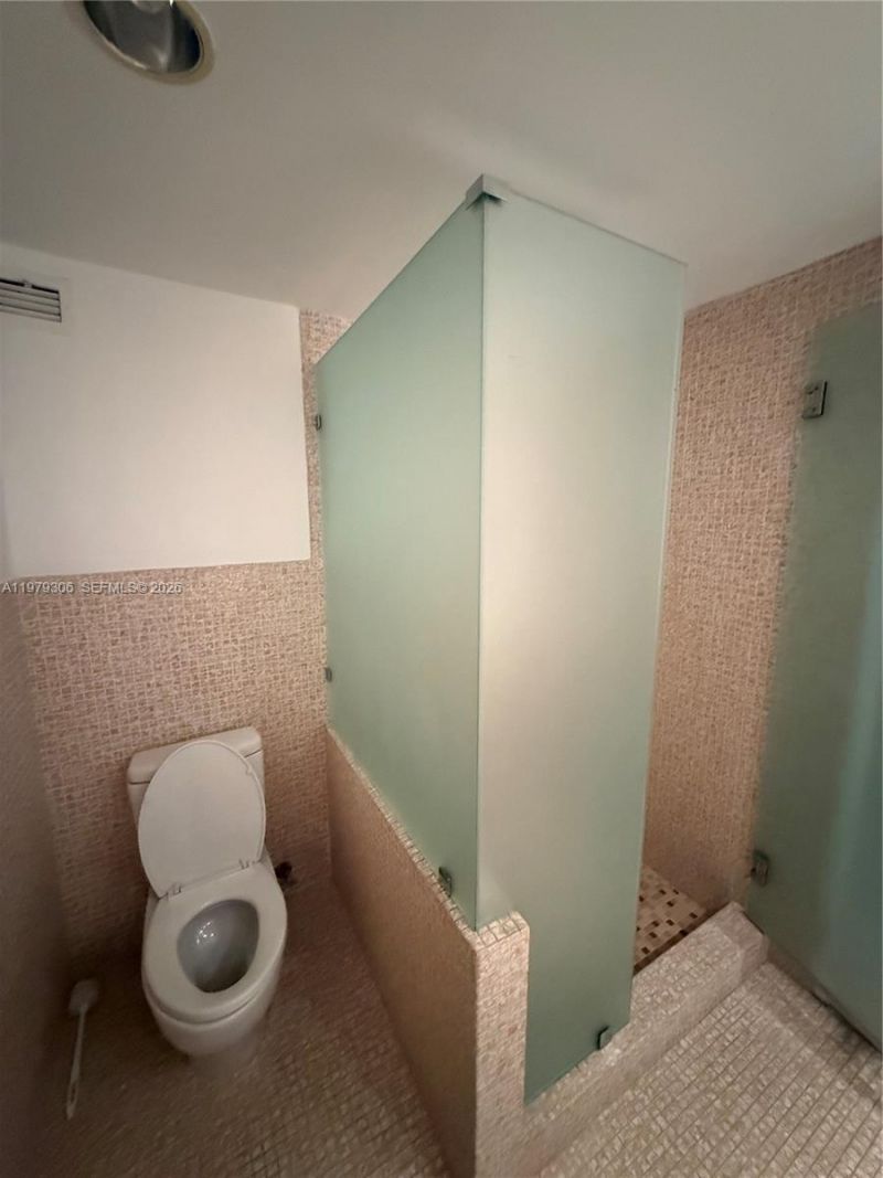 5255 Collins Ave , Unit 7B, Miami Beach, FL 33140 Photo