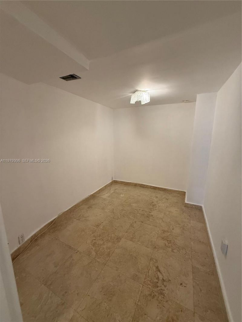 5255 Collins Ave , Unit 7B, Miami Beach, FL 33140 Photo