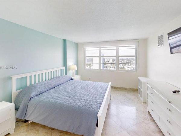 6917 Collins Ave , Unit 1620, Miami Beach, FL 33141