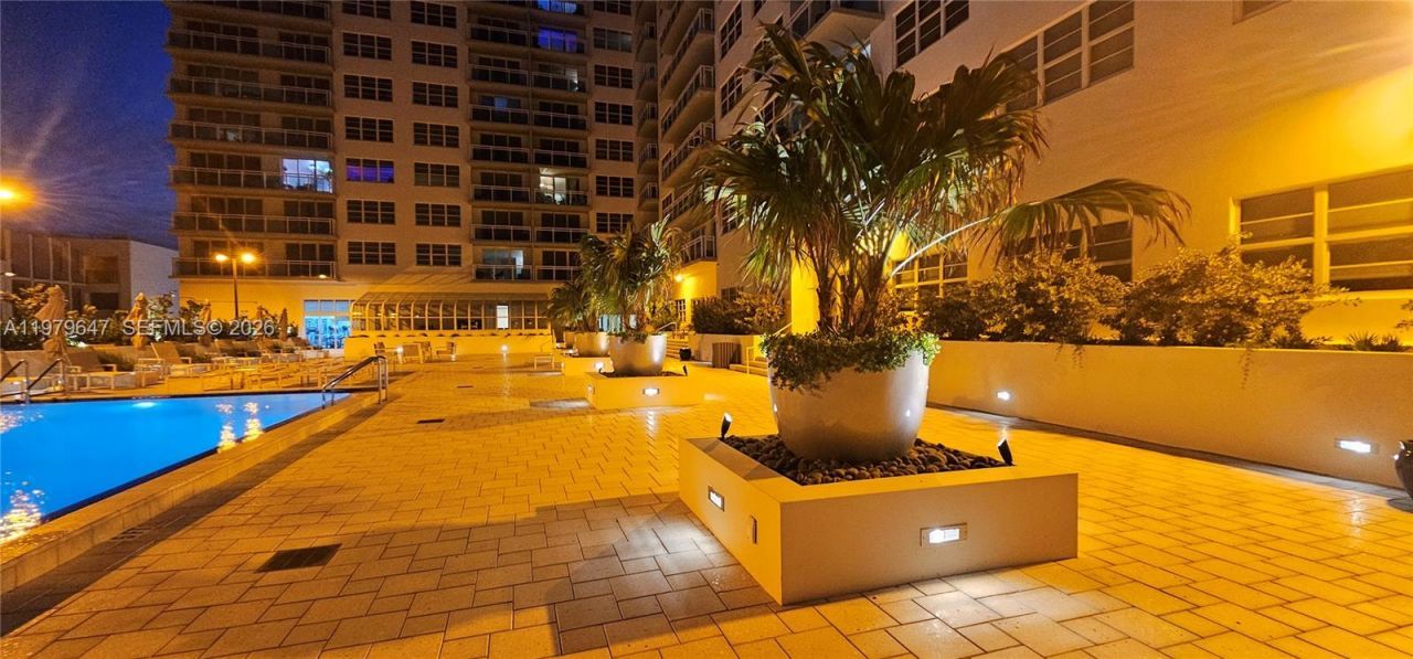 6917 Collins Ave, Unit 1620, Miami Beach, FL 33141 Photo