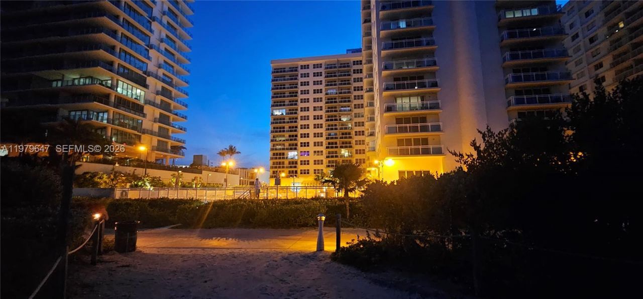 6917 Collins Ave, Unit 1620, Miami Beach, FL 33141 Photo