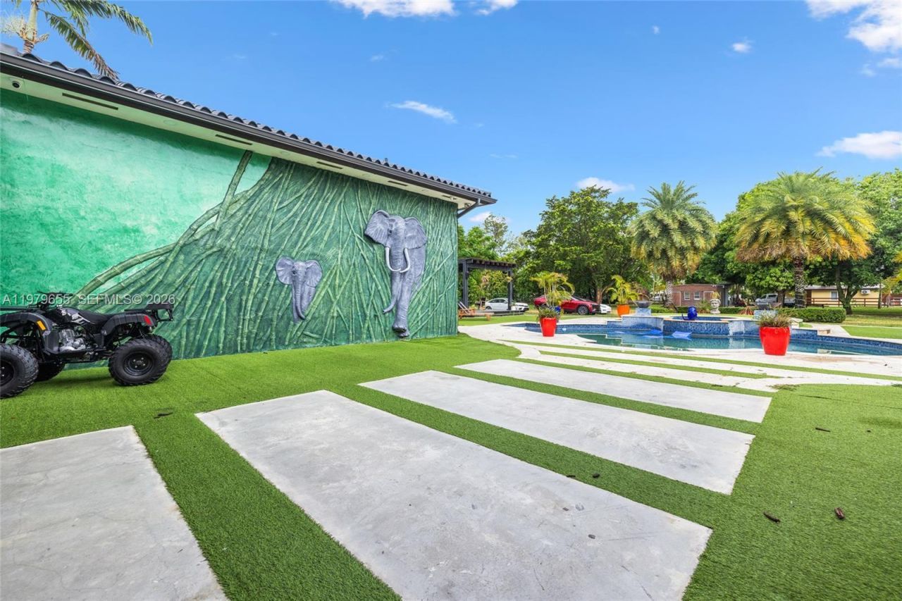 11950 SW 43rd St , Miami, FL 33175 Photo