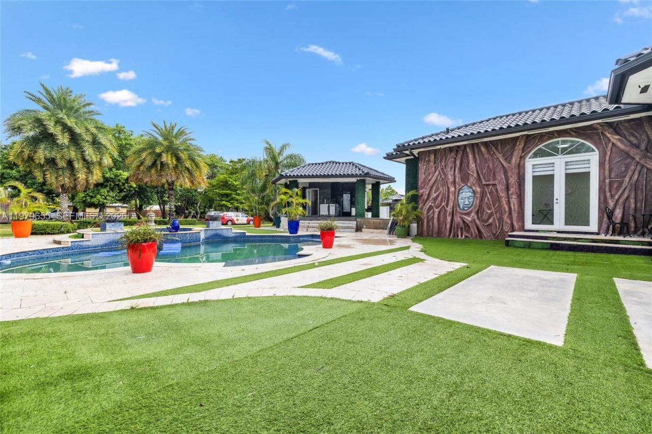 11950 SW 43rd St , Miami, FL 33175 Photo