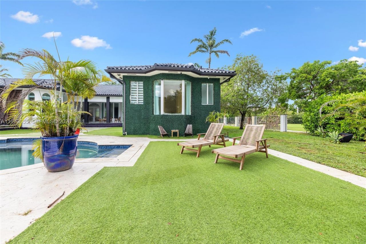 11950 SW 43rd St , Miami, FL 33175 Photo