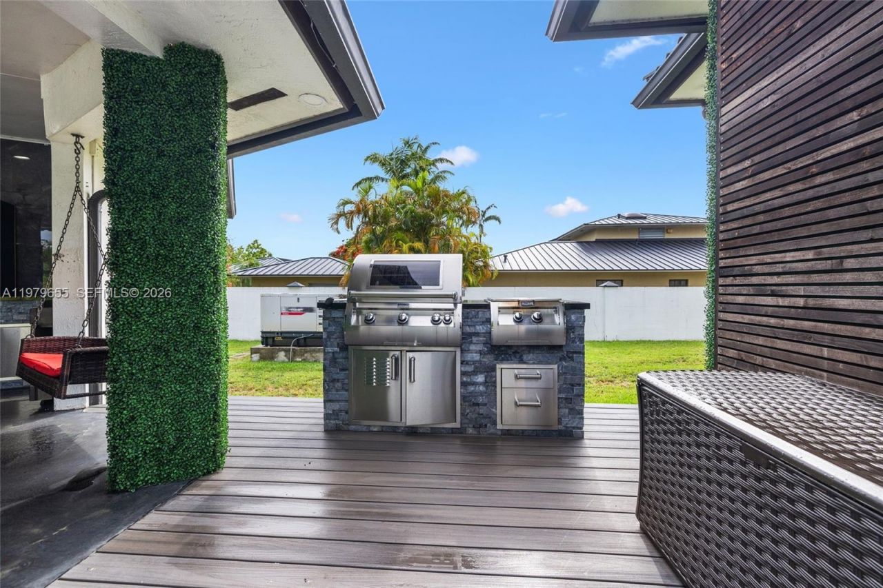 11950 SW 43rd St , Miami, FL 33175 Photo