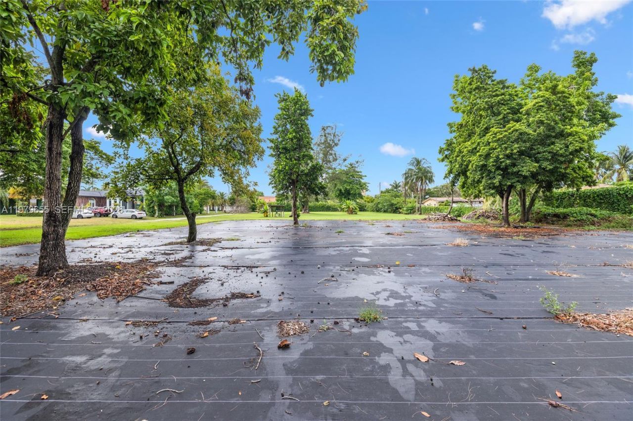 11950 SW 43rd St , Miami, FL 33175 Photo