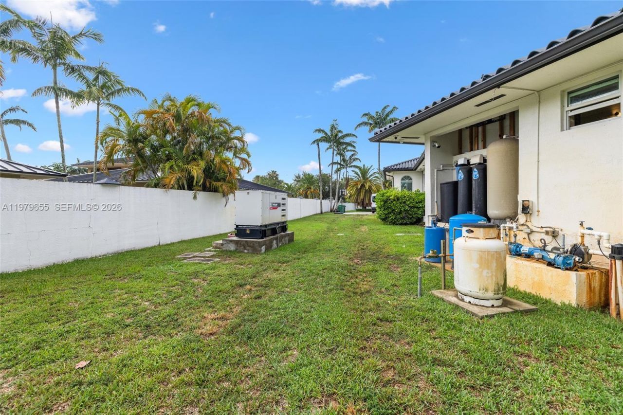 11950 SW 43rd St , Miami, FL 33175 Photo