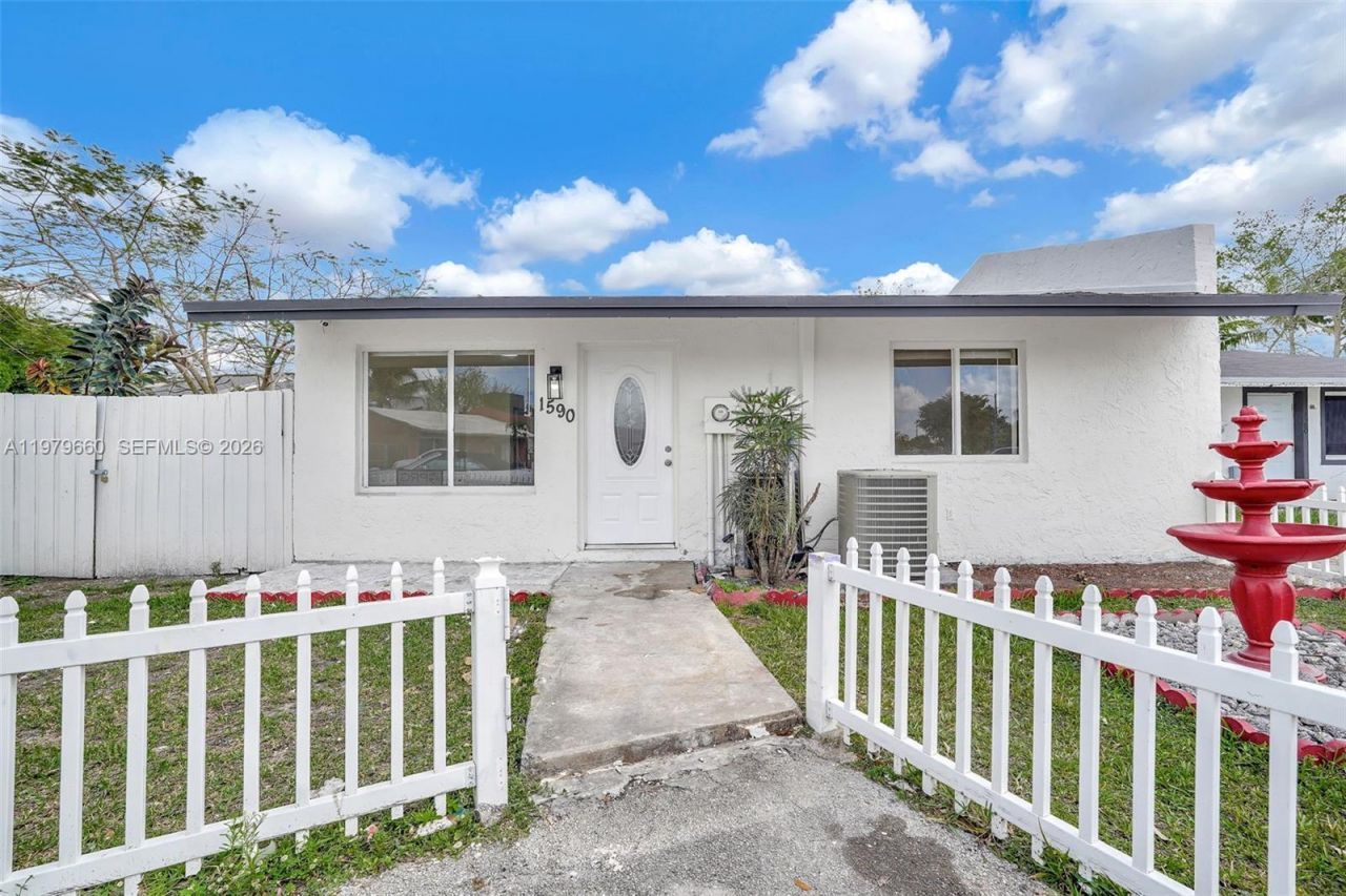 1590 Kia Dr, Homestead, FL 33033 Photo