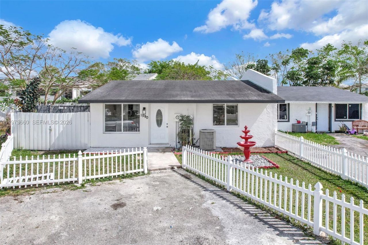 1590 Kia Dr, Homestead, FL 33033 Photo