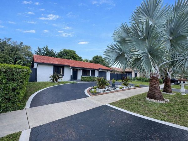6875 SW 148th Ct, Miami, FL 33193