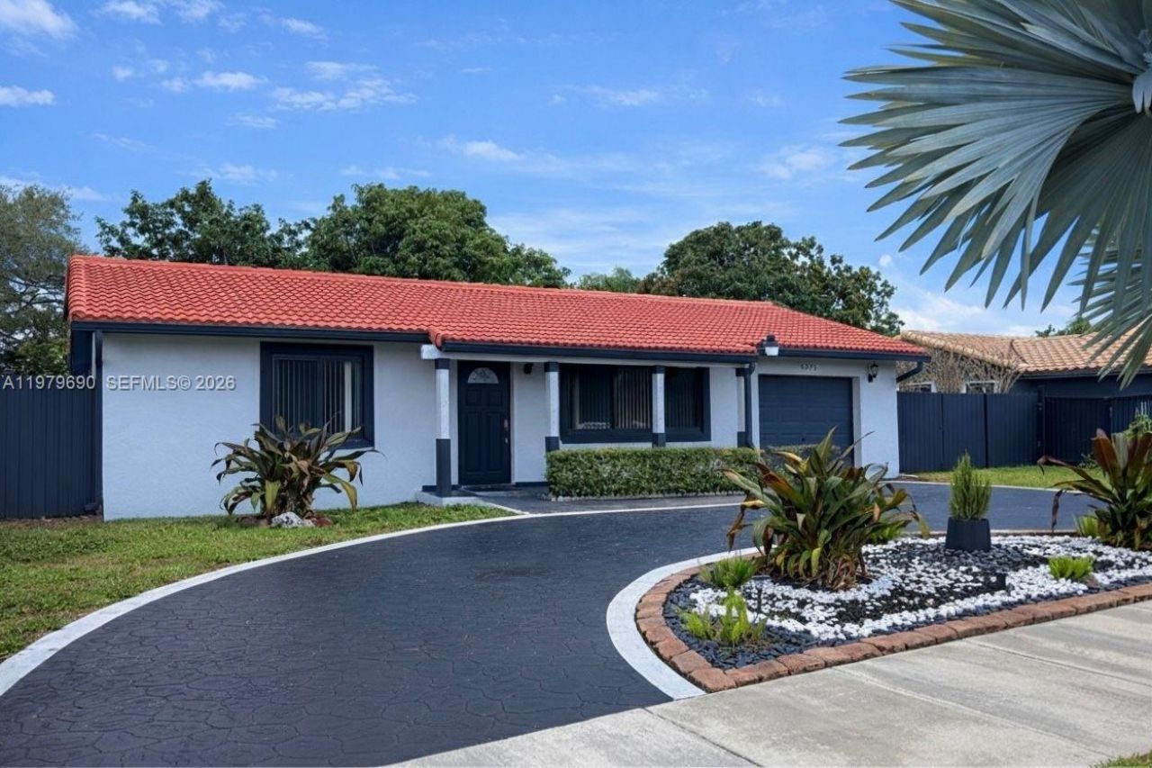 6875 SW 148th Ct, Miami, FL 33193 Photo