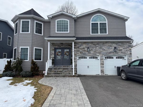 116 Winifred Drive , Merrick, NY 11566