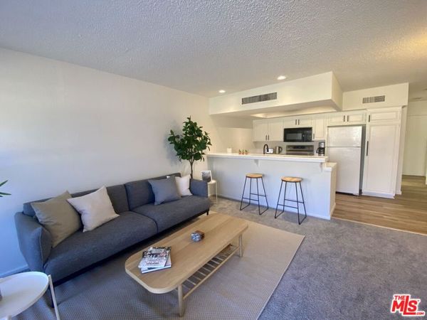 1655 E Palm Canyon Drive, Unit 318, Palm Springs, CA 92264