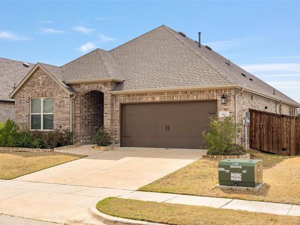 4121 Silver Spur Court, Aubrey, TX 76227