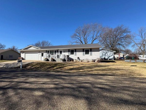 400 S Cedar Street, New London, IA 52645