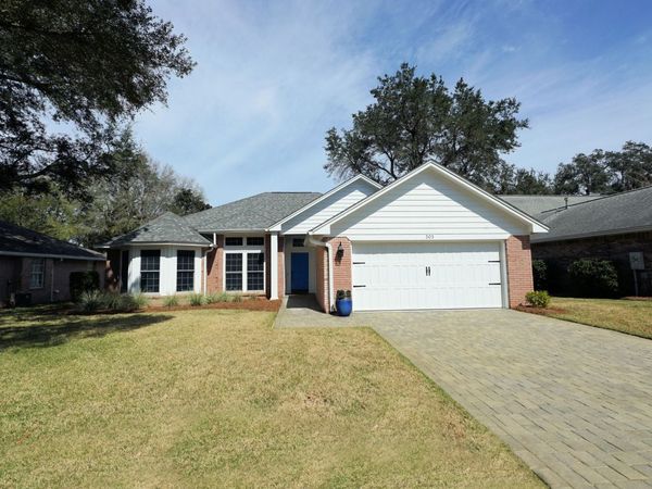 303 Parkwood Place, Niceville, FL 32578