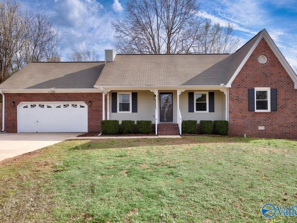 576 Charity Lane, Hazel Green, AL 35750