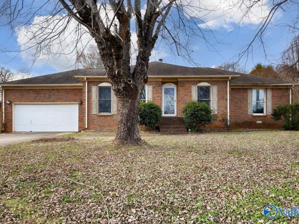 103 NW Lindsey Lane, Hazel Green, AL 35750