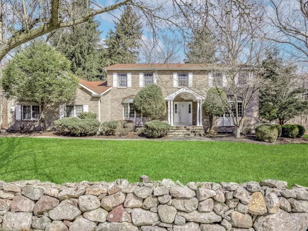 4 Kings Gate Road, Suffern, NY 10901