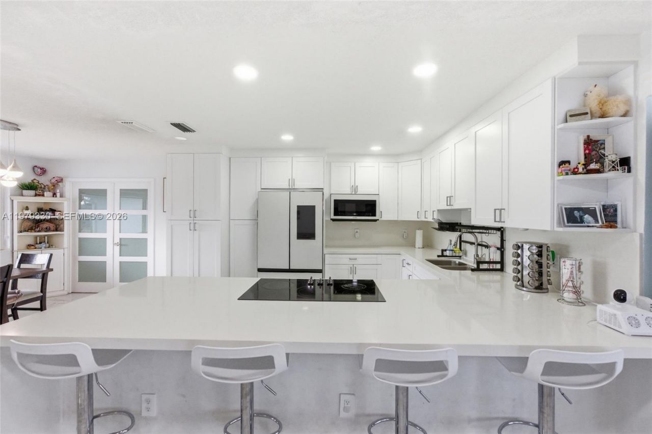 1101 NW 86th Ter, Pembroke Pines, FL 33024 Photo