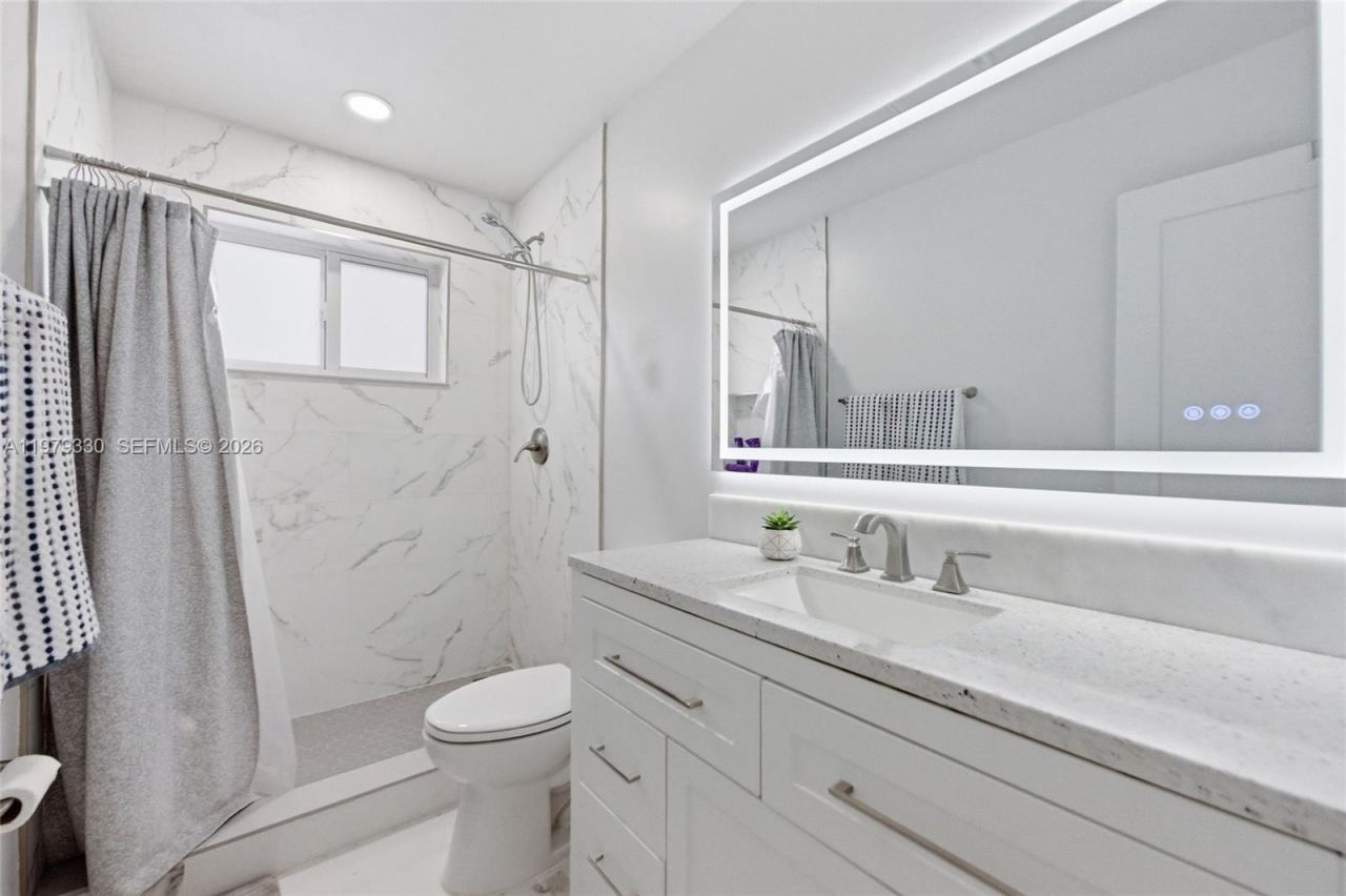 1101 NW 86th Ter, Pembroke Pines, FL 33024 Photo