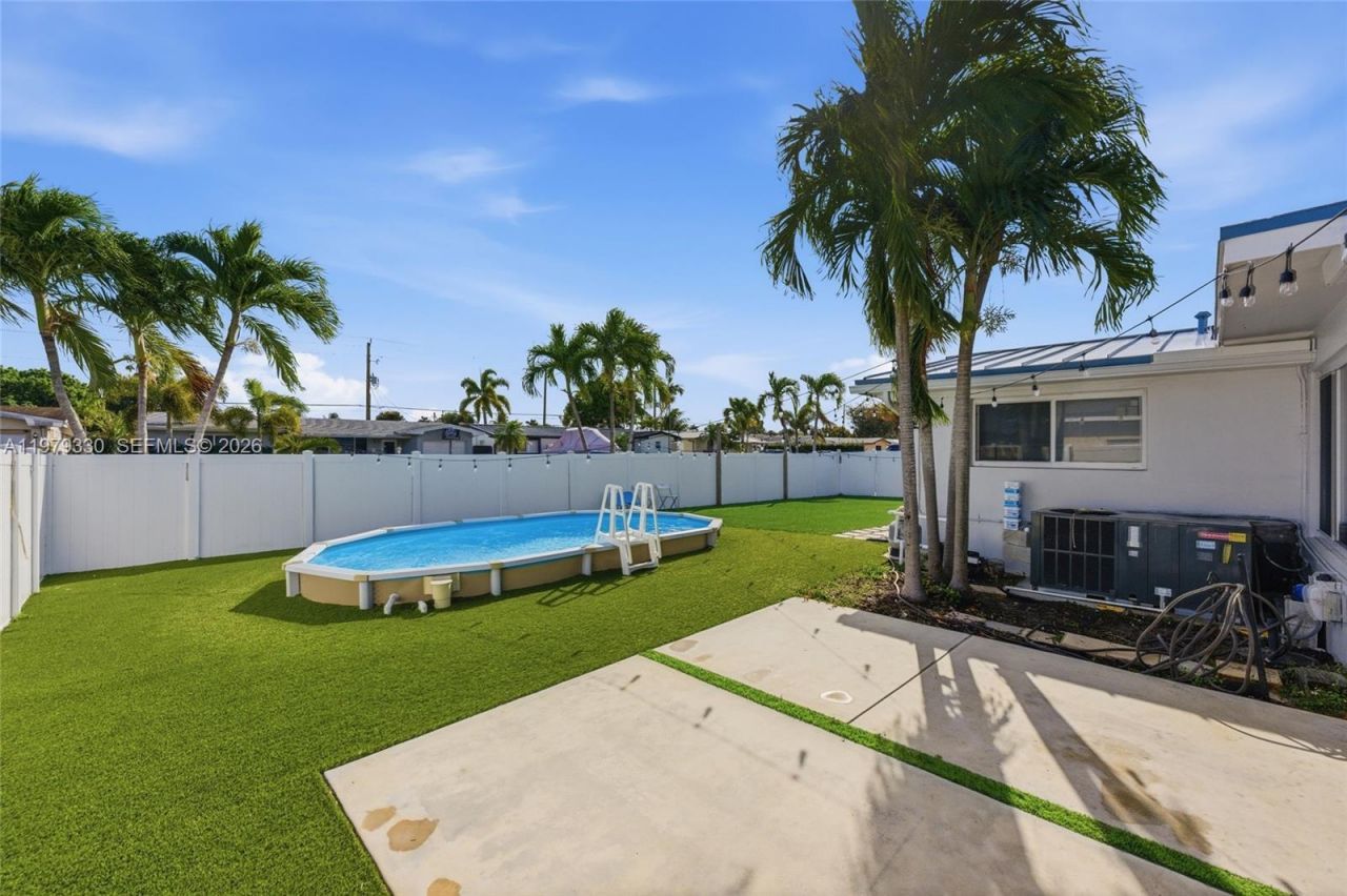 1101 NW 86th Ter, Pembroke Pines, FL 33024 Photo