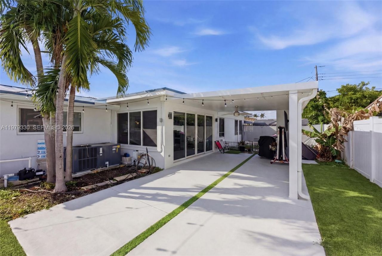 1101 NW 86th Ter, Pembroke Pines, FL 33024 Photo