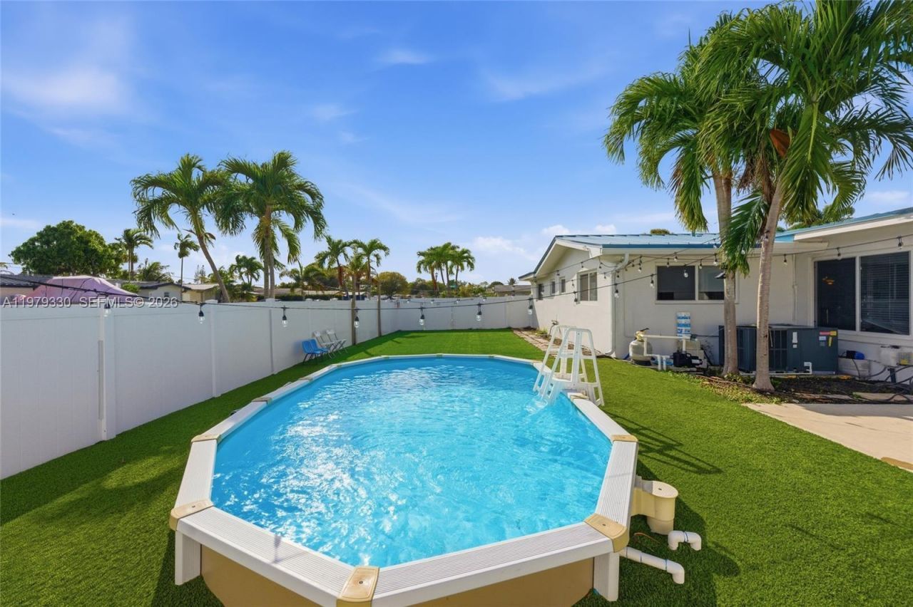 1101 NW 86th Ter, Pembroke Pines, FL 33024 Photo