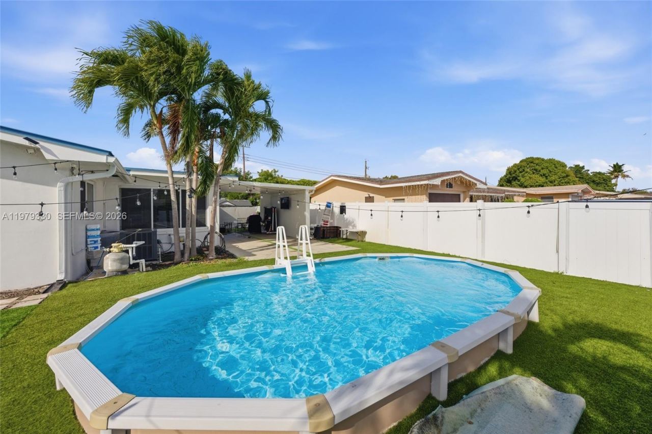 1101 NW 86th Ter, Pembroke Pines, FL 33024 Photo