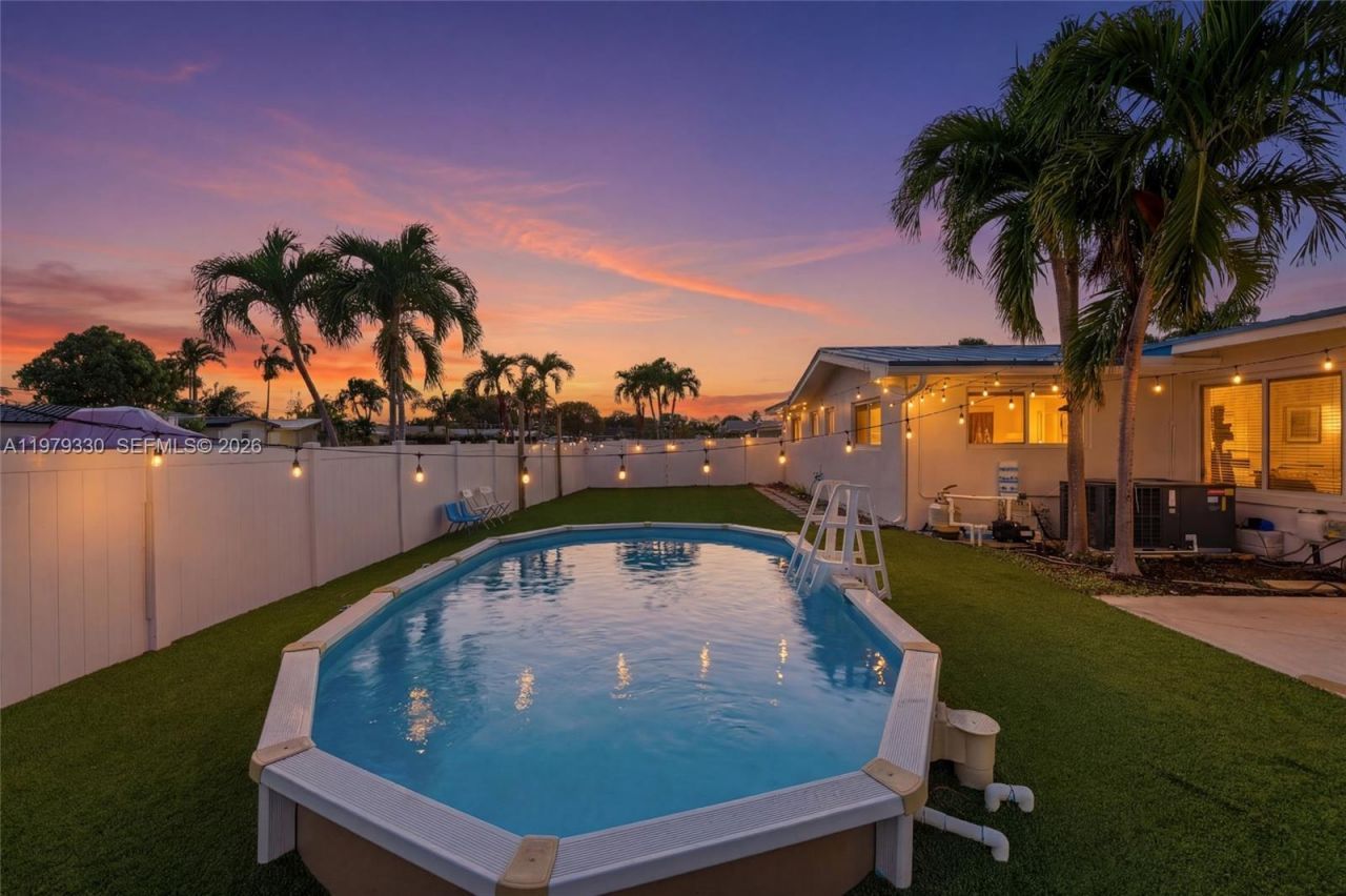 1101 NW 86th Ter, Pembroke Pines, FL 33024 Photo