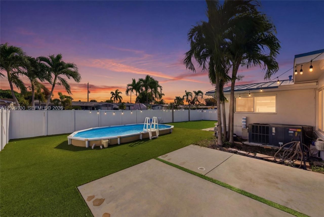 1101 NW 86th Ter, Pembroke Pines, FL 33024 Photo