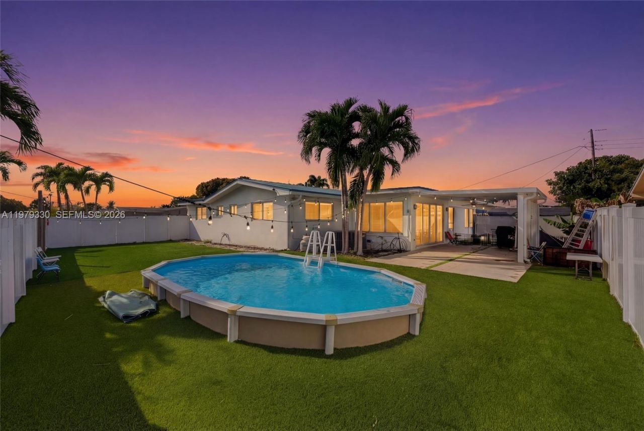 1101 NW 86th Ter, Pembroke Pines, FL 33024 Photo