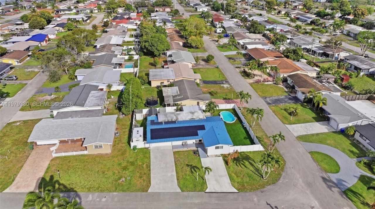 1101 NW 86th Ter, Pembroke Pines, FL 33024 Photo