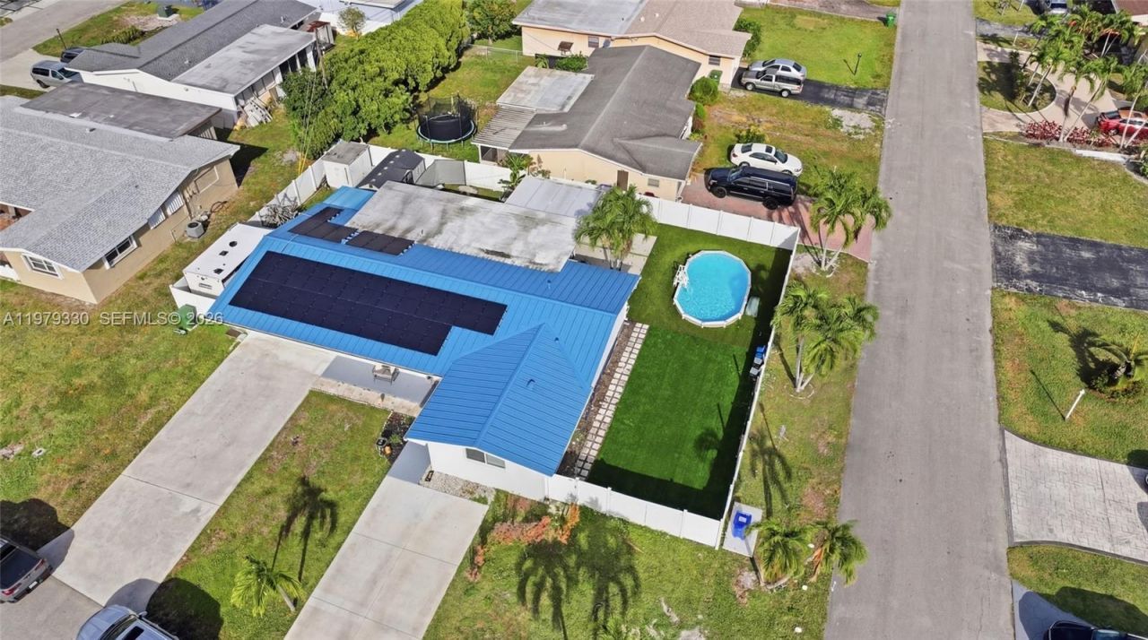 1101 NW 86th Ter, Pembroke Pines, FL 33024 Photo