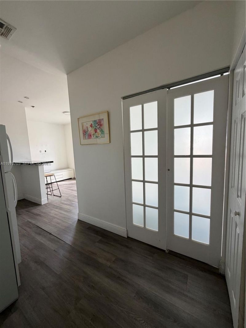 1244 Pennsylvania Ave , Unit 305, Miami Beach, FL 33139 Photo