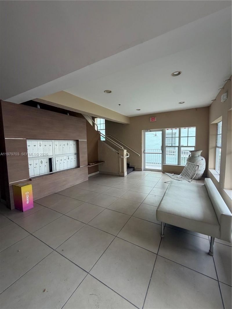 1244 Pennsylvania Ave, Unit 305, Miami Beach, FL 33139 Photo