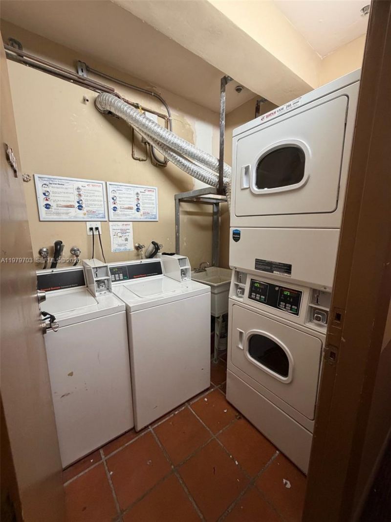 1244 Pennsylvania Ave, Unit 305, Miami Beach, FL 33139 Photo