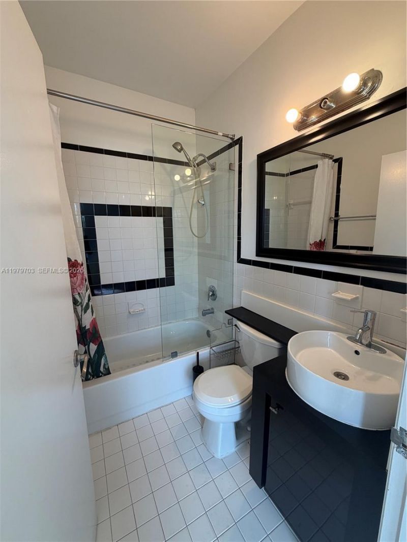 1244 Pennsylvania Ave , Unit 305, Miami Beach, FL 33139 Photo
